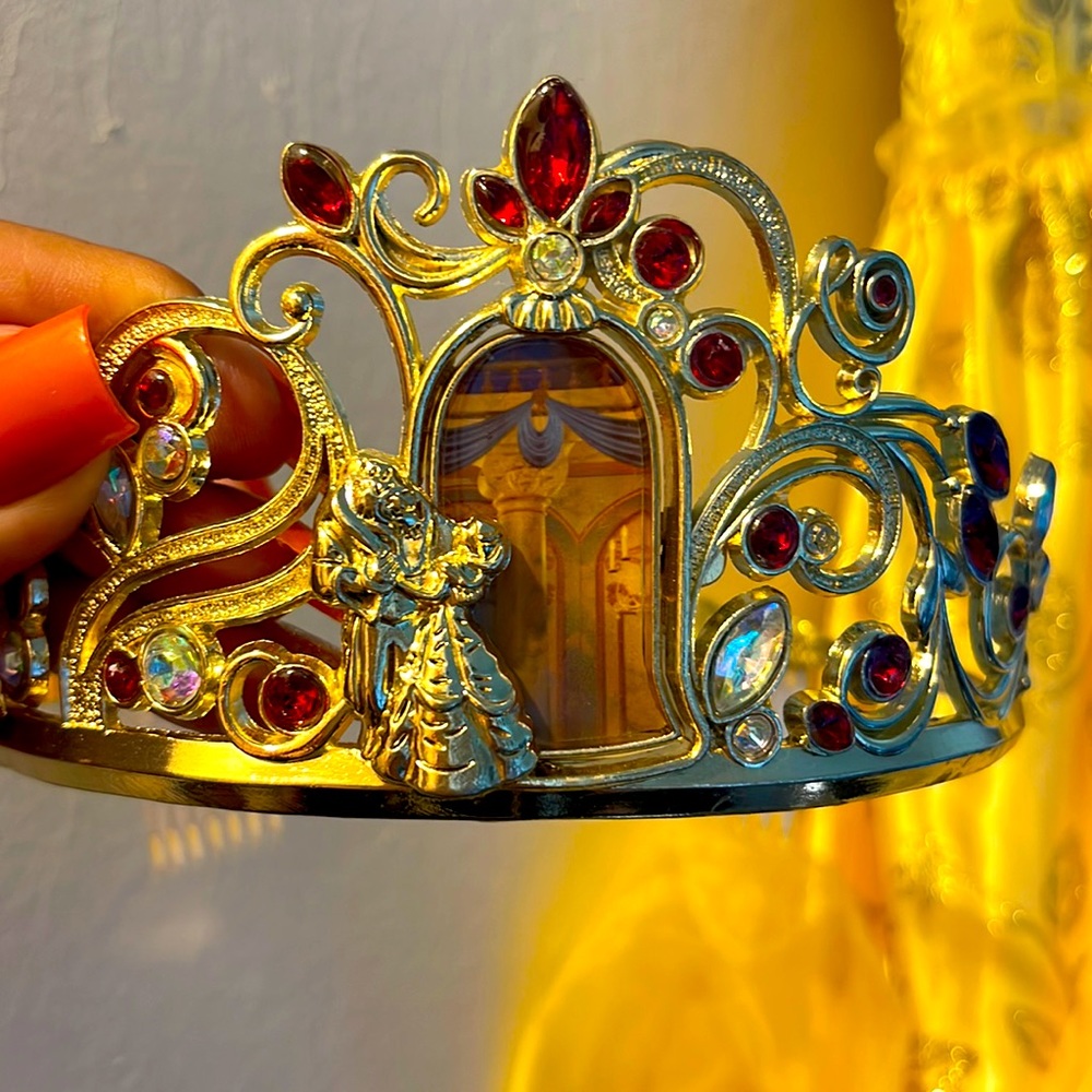 Crown for belles costume
